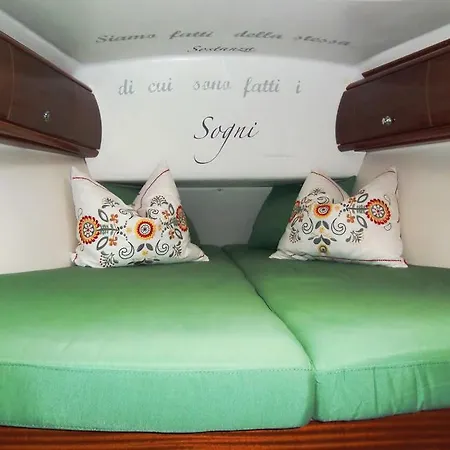 Bed & Breakfast Dream On The Boat