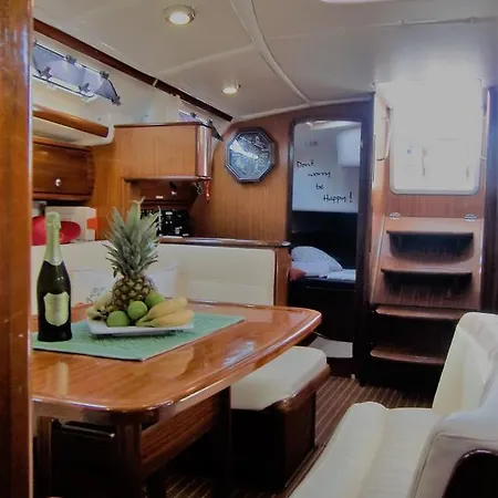 Bed & Breakfast Dream On The Boat *