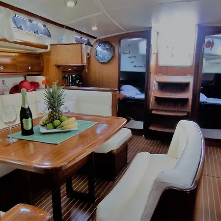 Bed & Breakfast Dream On The Boat