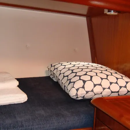 Dream On The Boat Bed & Breakfast *
