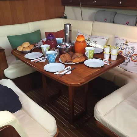Bed & Breakfast B&B Dream On The Boat *